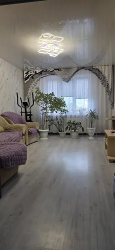 Трехкомнатная квартира на микрарайоне Западный
