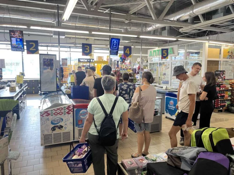 Длинные очереди в кассу. Обычная картина в Мартине