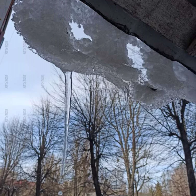 Чудеса природы, сосульки в городе Бобруйске 3 апреля.