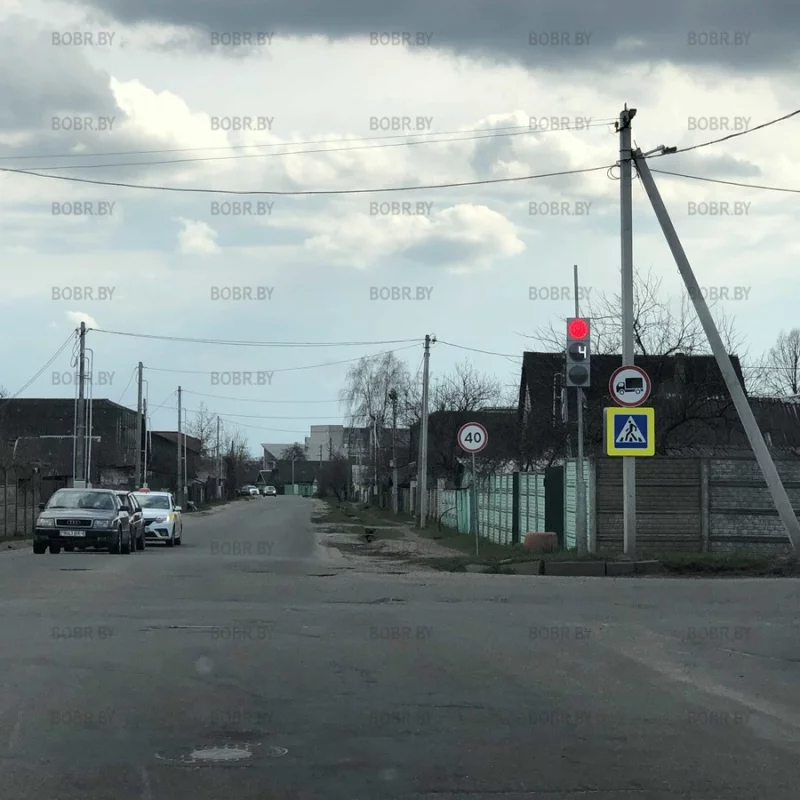 На перекрестке Крылова и К. Маркса поставили светофор