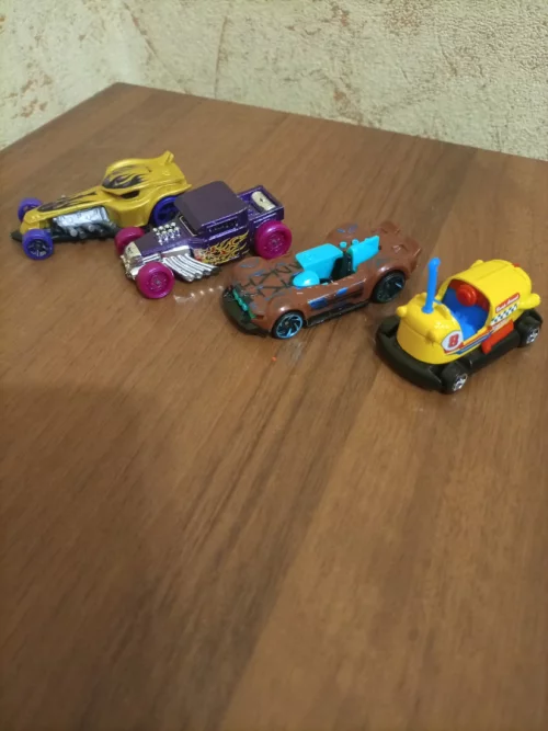 Машинки hot wheels