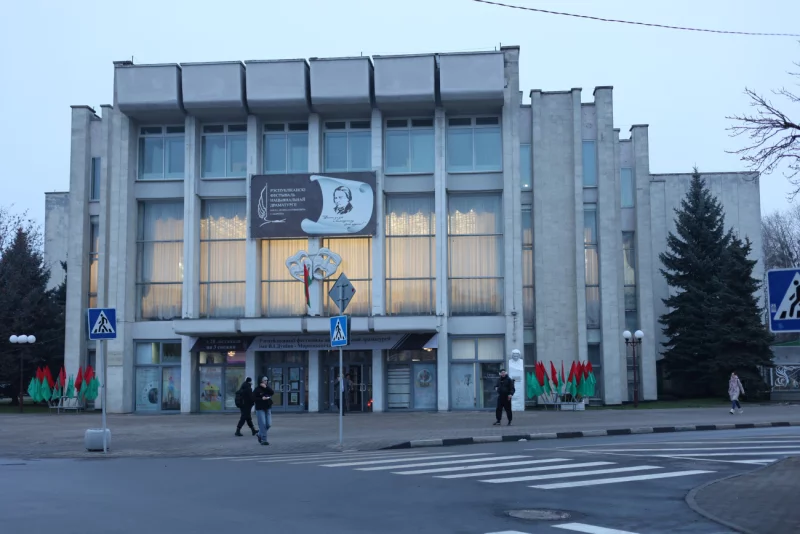 Бясплатныя магчымасці для тэатралаў і памяць аб Дудараве: прэс-канферэнцыя ІХ Рэспубліканскага фестываля нацыянальнай драматургіі
