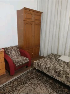 1-ую кв. мебель, стиральная машина, холодильник, 280 (250)руб