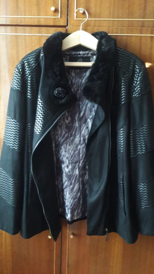 Куртку женскую