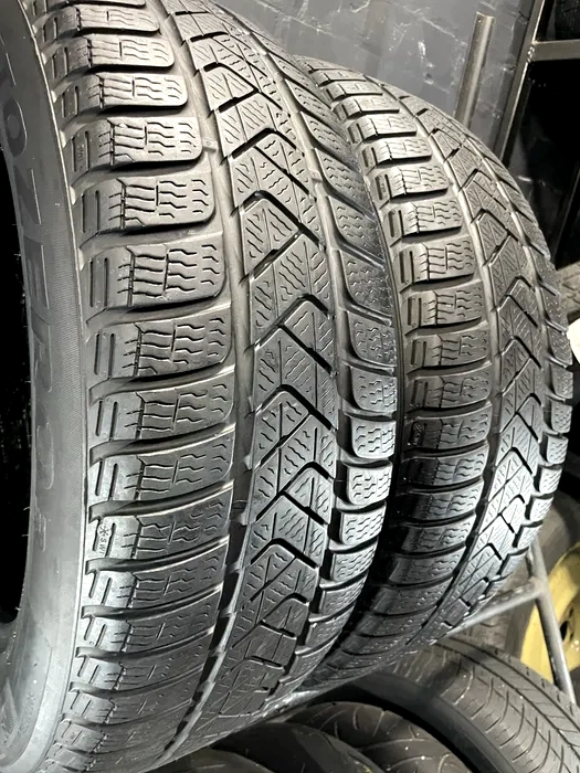 Pirelli Sottozero 215/60 R16