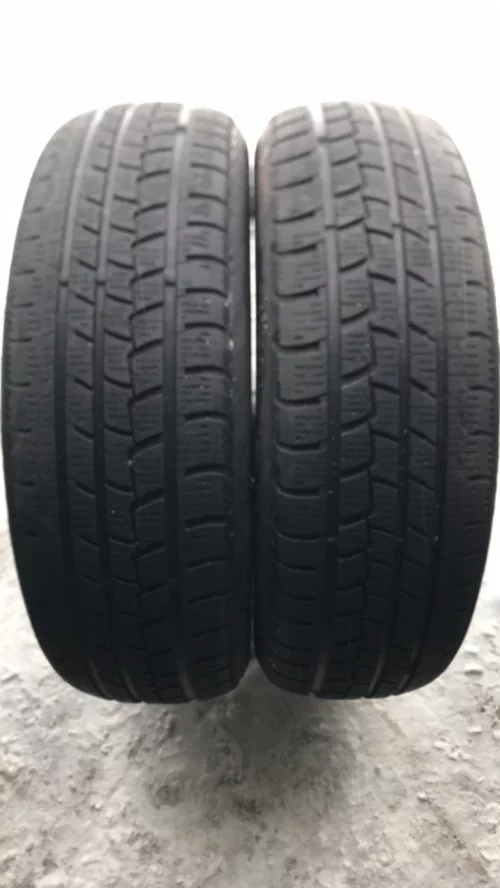 Покрышки зимние легковые 185/65/15 Roadstone