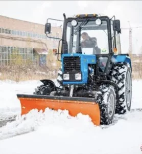 Чистка снега трактором МТЗ 80