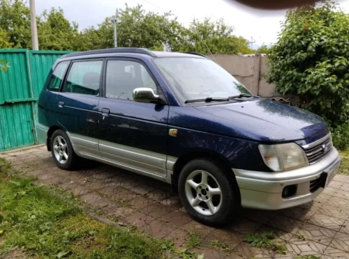 Автомобиль Daihatsu Gran Move 1999