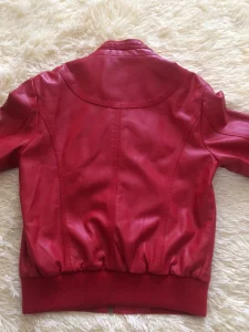 Курточка для девочки - 10 руб