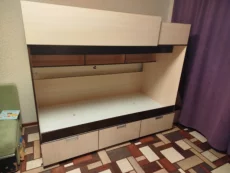 Кровать двухъярусная