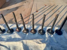 Комплект впускных и выпускных клапанов к Mercedes Sprinter, 1997г. 2.3