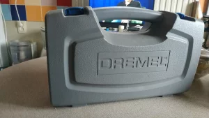 Дремель в кейсе.300р