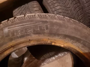 Зима 205/55 R16 Pirelli Italia 4 мм 40р за колесо