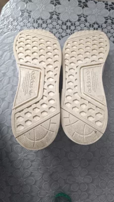 Продам мужские кроссовки Adidas