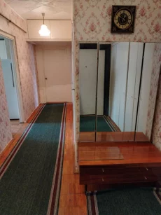 2х комнатную квартиру на длительный срок