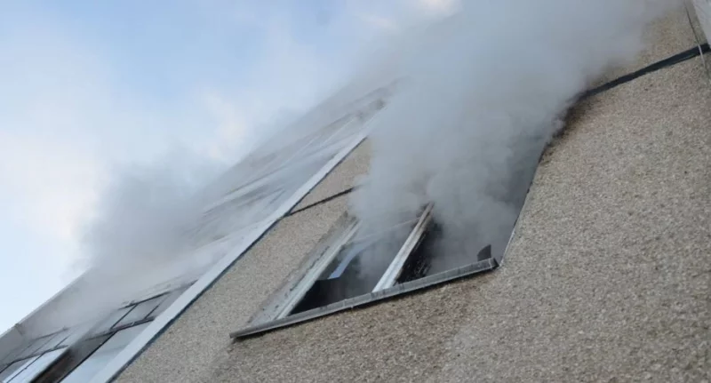 Пожар в квартире на переулке Звездном: пострадал человек