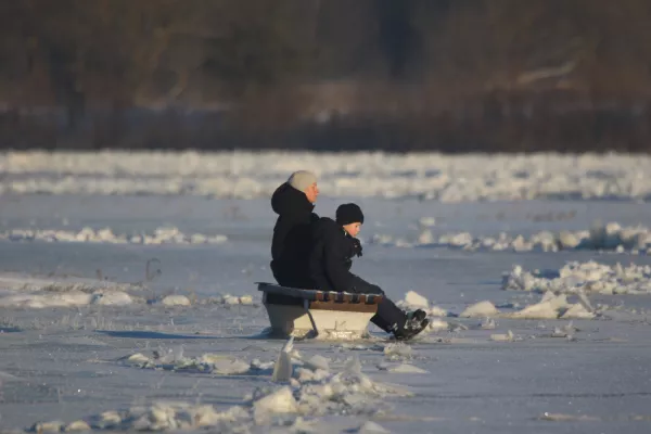 Березина подо льдом. Солнечный фотофакт