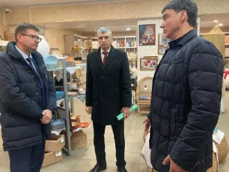 Сергей Наливайко ознакомился с производством фабрики художественных изделий