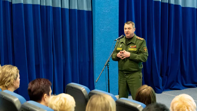 «Нужно говорить людям правду, ничего не утаивая». В Бобруйске прошла встреча с идеологическим активом