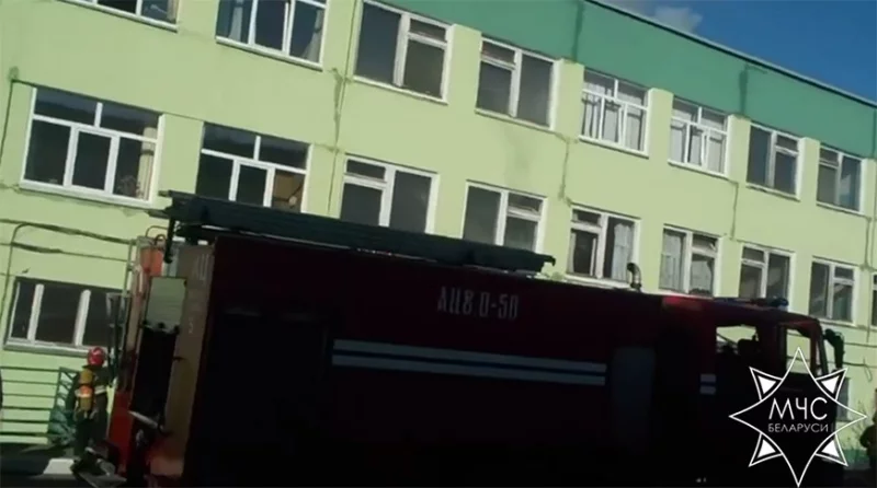 Спасатели ликвидировали пожар на предприятии в Бобруйске: эвакуированы три работника
