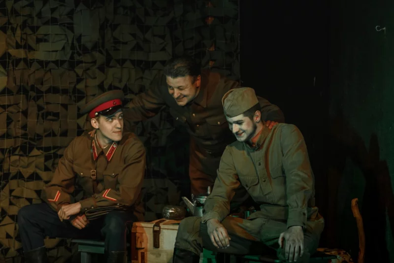 Бобруйский театр приглашает на балладу о солдате «Василий Тёркин»!