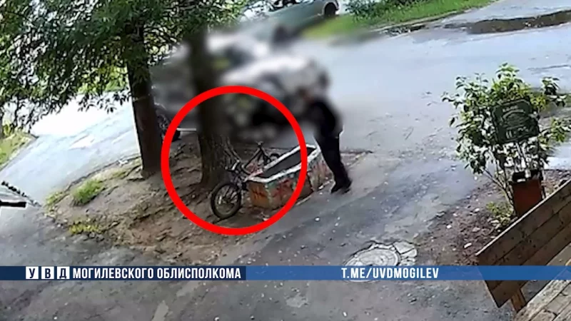 В Бобруйске мужчина пытался украсть у школьника велосипед
