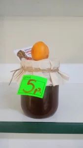 Варенье клубничное и абрикосовое