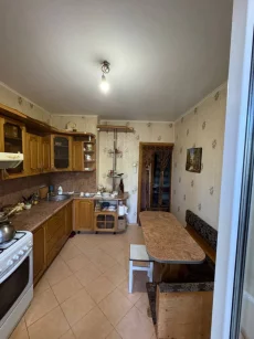 Трёхкомнатная квартира по пр-ду Звёздному, д. 13