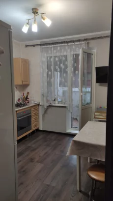 Квартиру в центре города, частично с мебелью