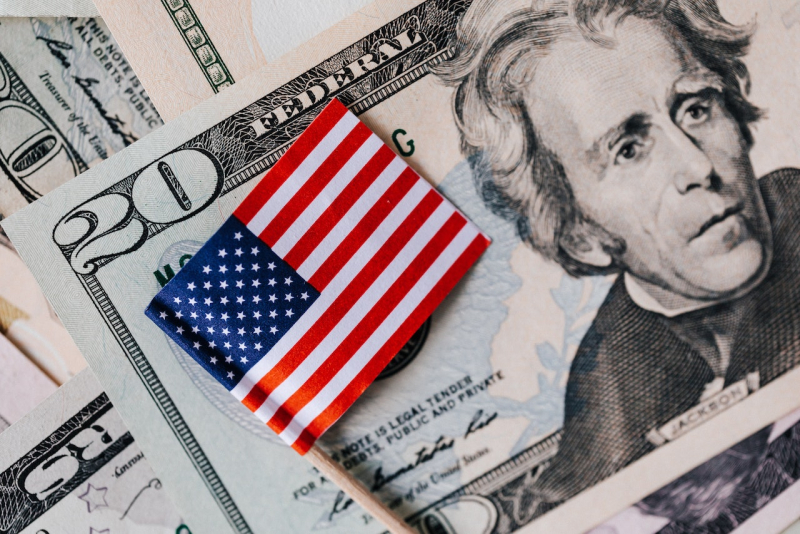 Торги по доллару завершились ростом: курсы валют на 7 сентября 2022