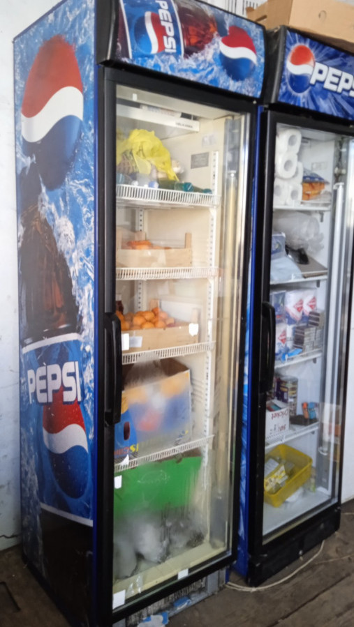 Холодильник-витрина для магазина