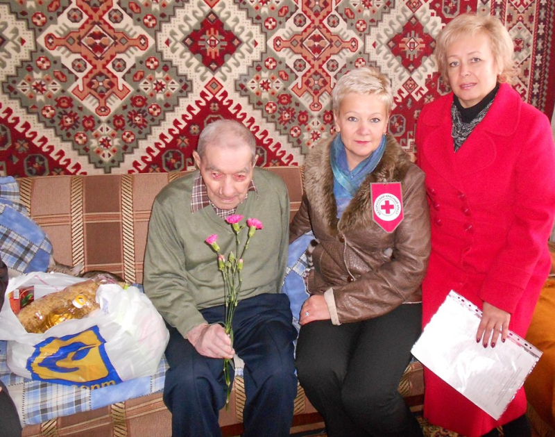 Долгожителей посетили в День пожилых людей