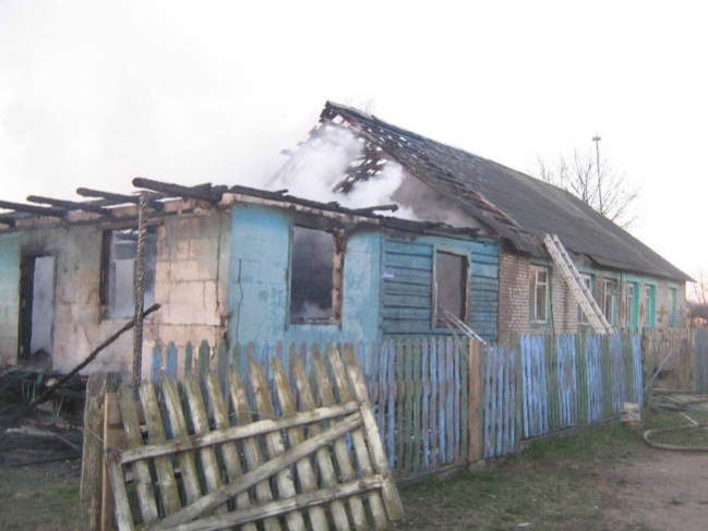 Пожар в деревне Дойничево. Причина устанавливается