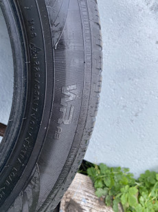 Резину Nokian Tyres we a3 225-55 r17. 2 балона 120 руб