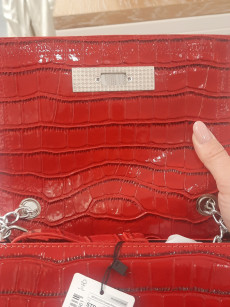 Красная сумочка, новая
