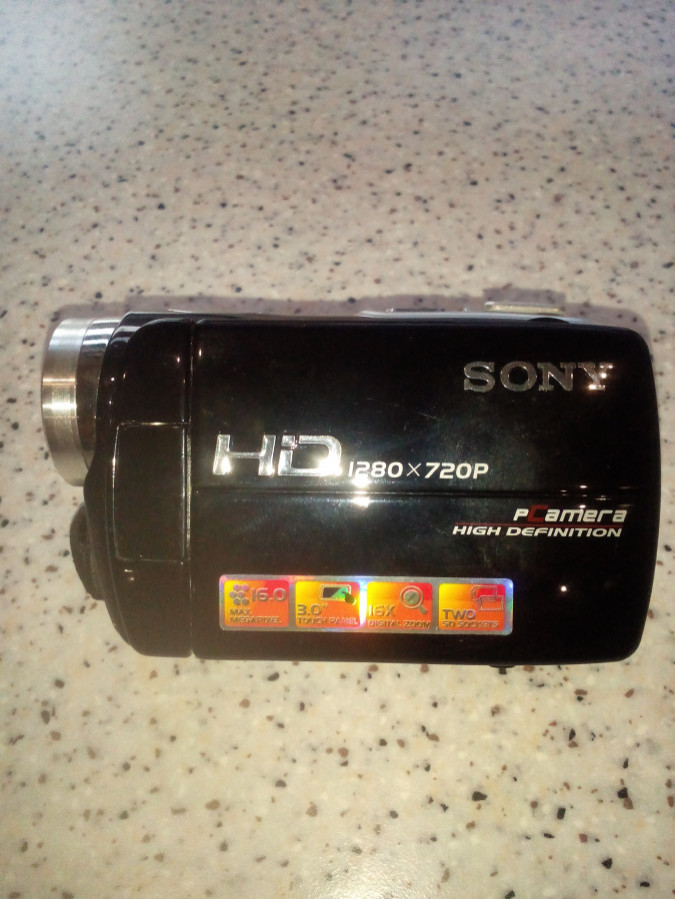 Видеокамера Sony 80руб DVD LC в отличном состоянии 80руб