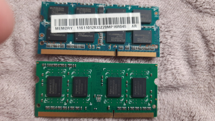 Оперативную память 2 GB SOD PC3-12800 CL11 для ноутбука или обм