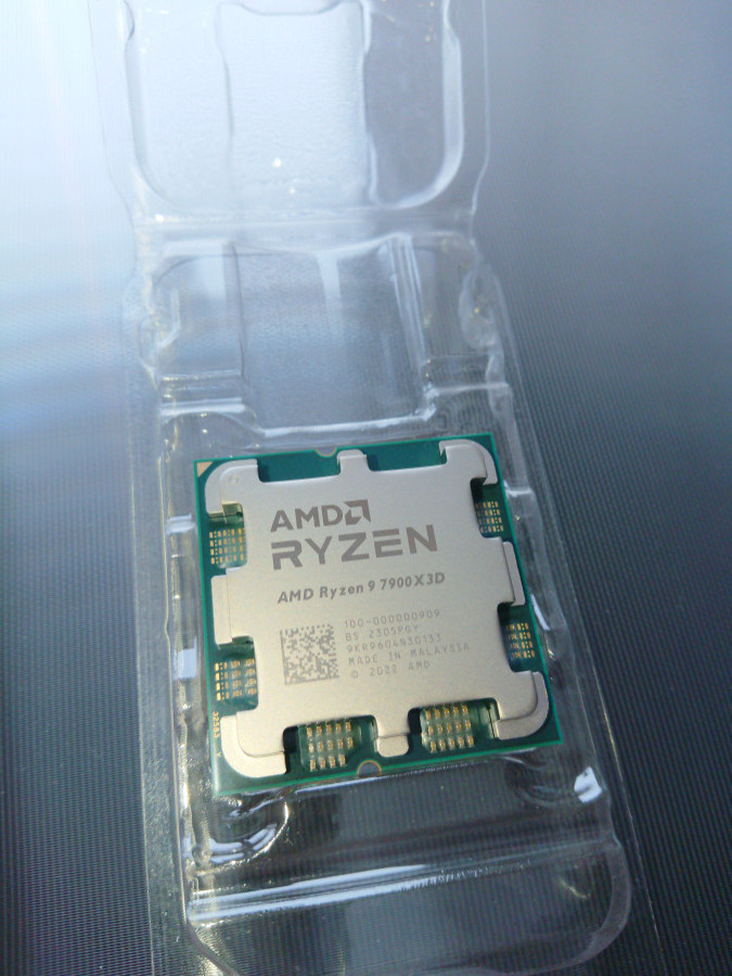 Новый AMD Ryzen 9 7900X3D [12 ядер, 128 мб кэша]