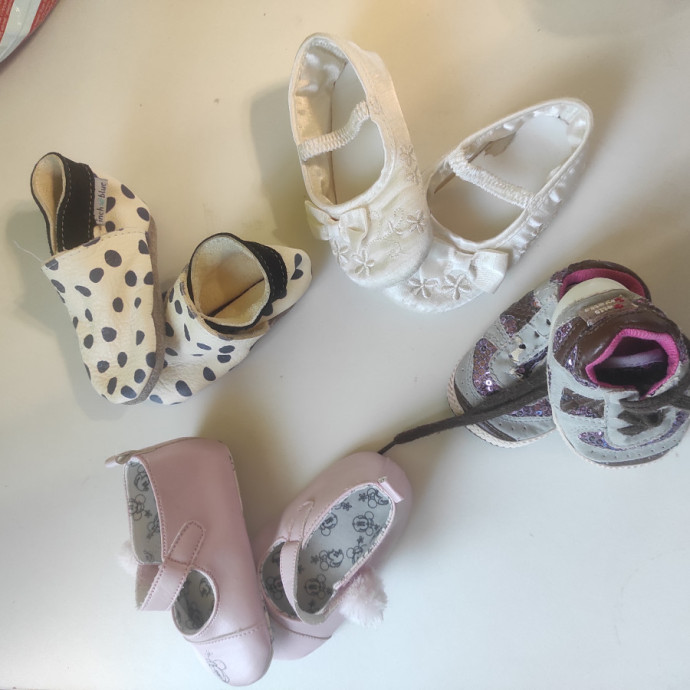 Первая обувь для девочки :мягкие ботики, туфельки