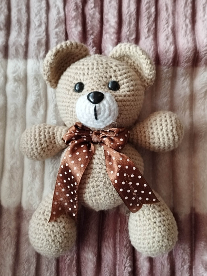 Вязаную вручную игрушку медведь за 20 рублей