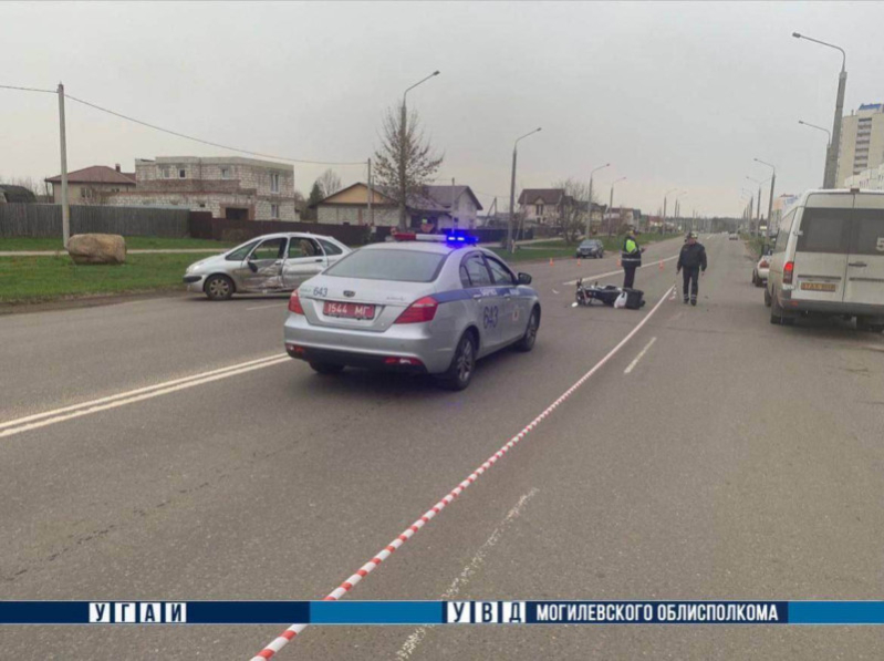В Бобруйске мотоциклист попал под автомобиль
