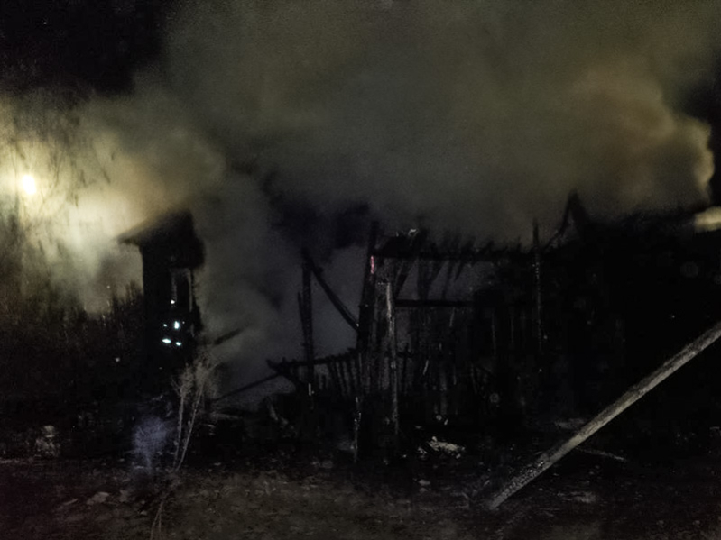 В Бобруйске на улице Жлобинской горел дом