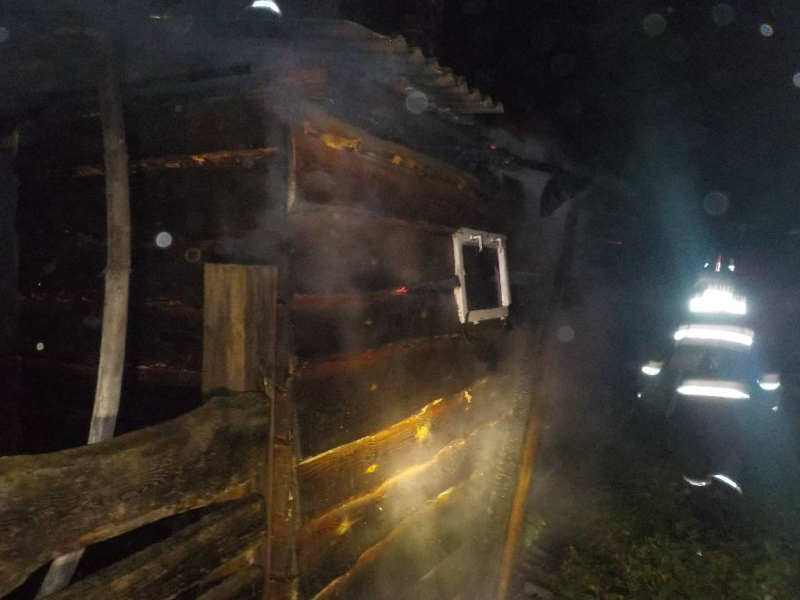В деревне Вороновичи горел сарай