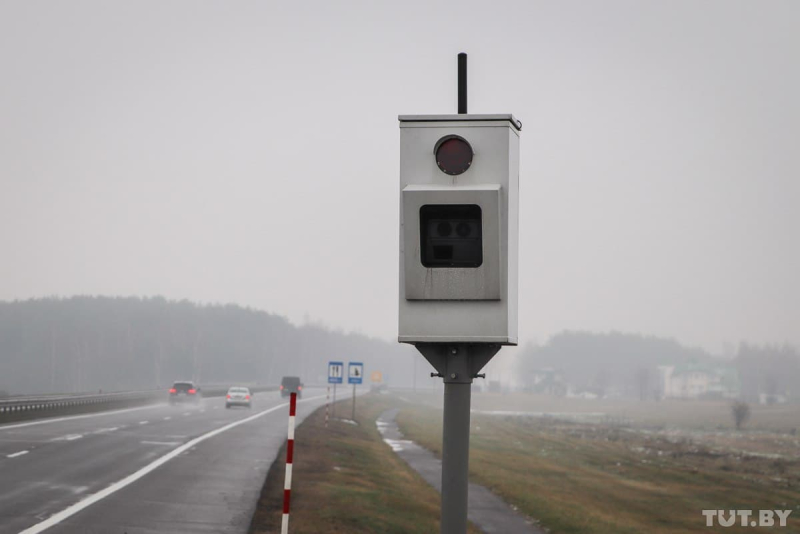 Где камеры на техосмотр. Камера контроля скорости. Камера контроля скорости Беларусь. Камера скорости в Белоруссии. Квадратная камера контроля скорости.
