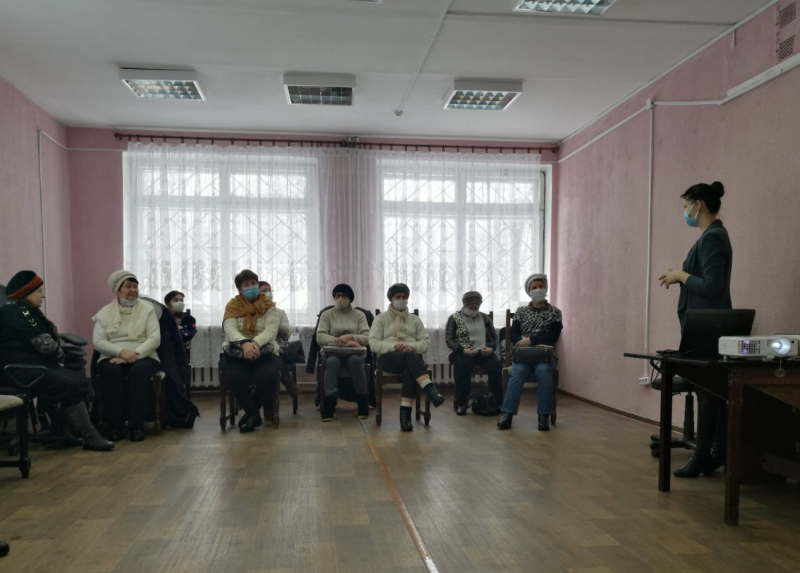 В Бобруйске проходит цикл встреч для пожилых людей по вопросам экономической безопасности