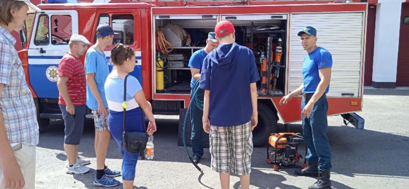 Экскурсия молодых инвалидов в пожарную аварийно-спасательную часть