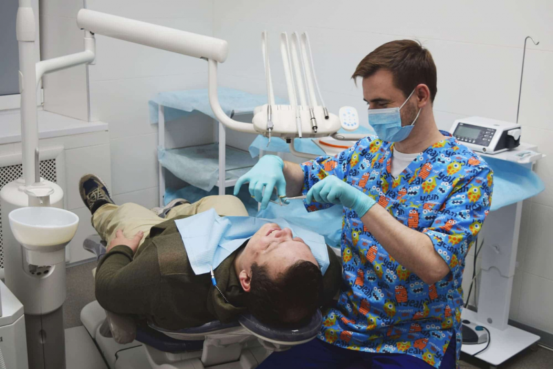 Современная имплантация и протезирование зубов в Минске