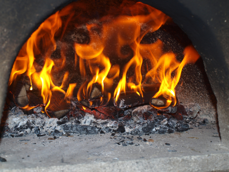 В Бобруйске мужчина получил ожоги 20% тела при растапливании печи