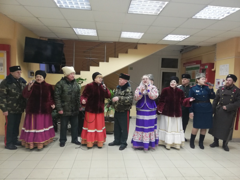 Центр досуга и творчества Бобруйска поздравил с 8 марта работниц предприятий грода