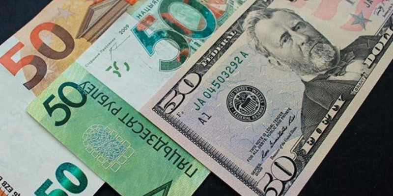 Доллар падает в цене: узнайте курс валют на 10 июля 2023